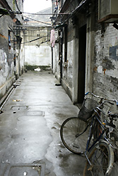 Ruelle et vélo - Copyright (C) 2008 Yves Roumazeilles